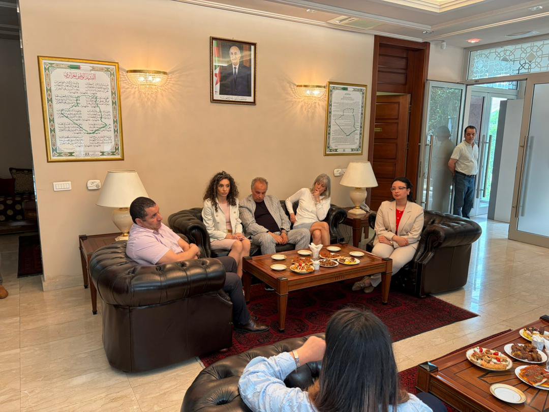 AlgeriainSerbia's tweet photo. وفي ختام الحفل، عبّر أعضاء السفارة عن خالص تقديرهم لسعادة السفير، مثمنين ما تحلّى به من حكمة وتفانٍ طيلة فترة مهامه، ومتمنين له دوام النجاح والتوفيق في مسيرته المقبلة. https://t.co/UQnziU6dX1