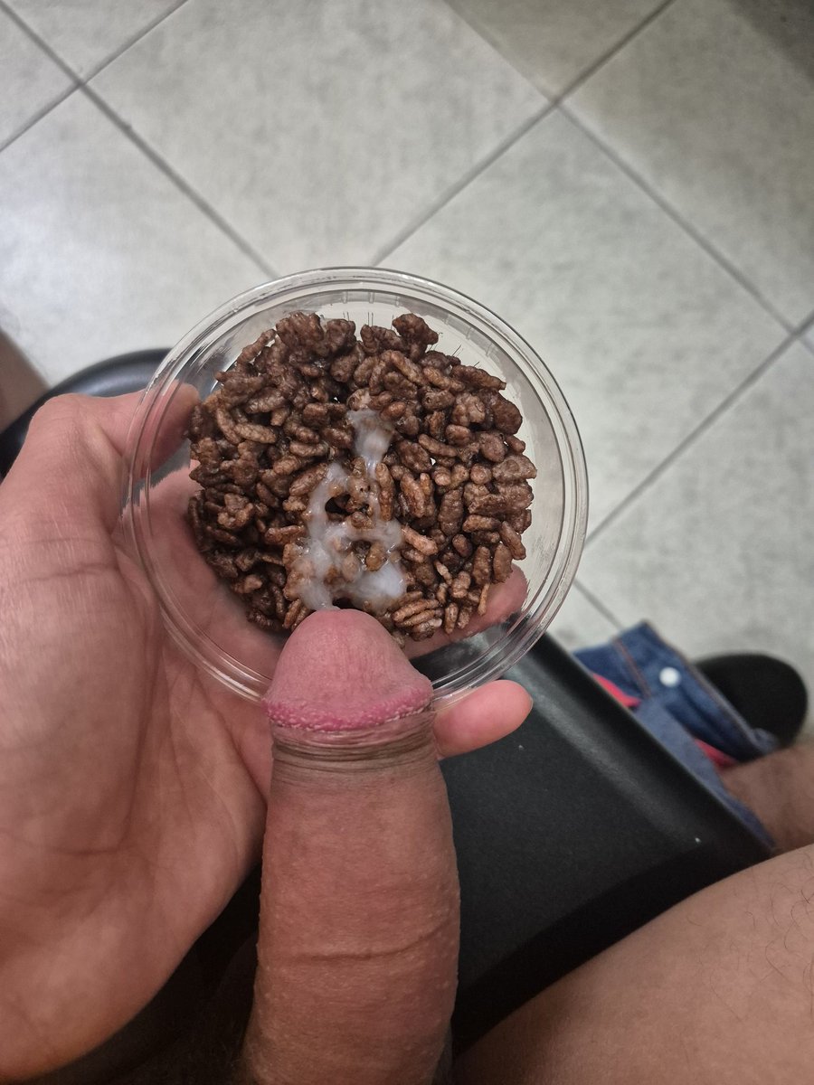 Jorge70Ru's tweet photo. Buenos días. Quién quiere su cereal con leche? 🍆💦🥵 https://t.co/eY6d0FP74E