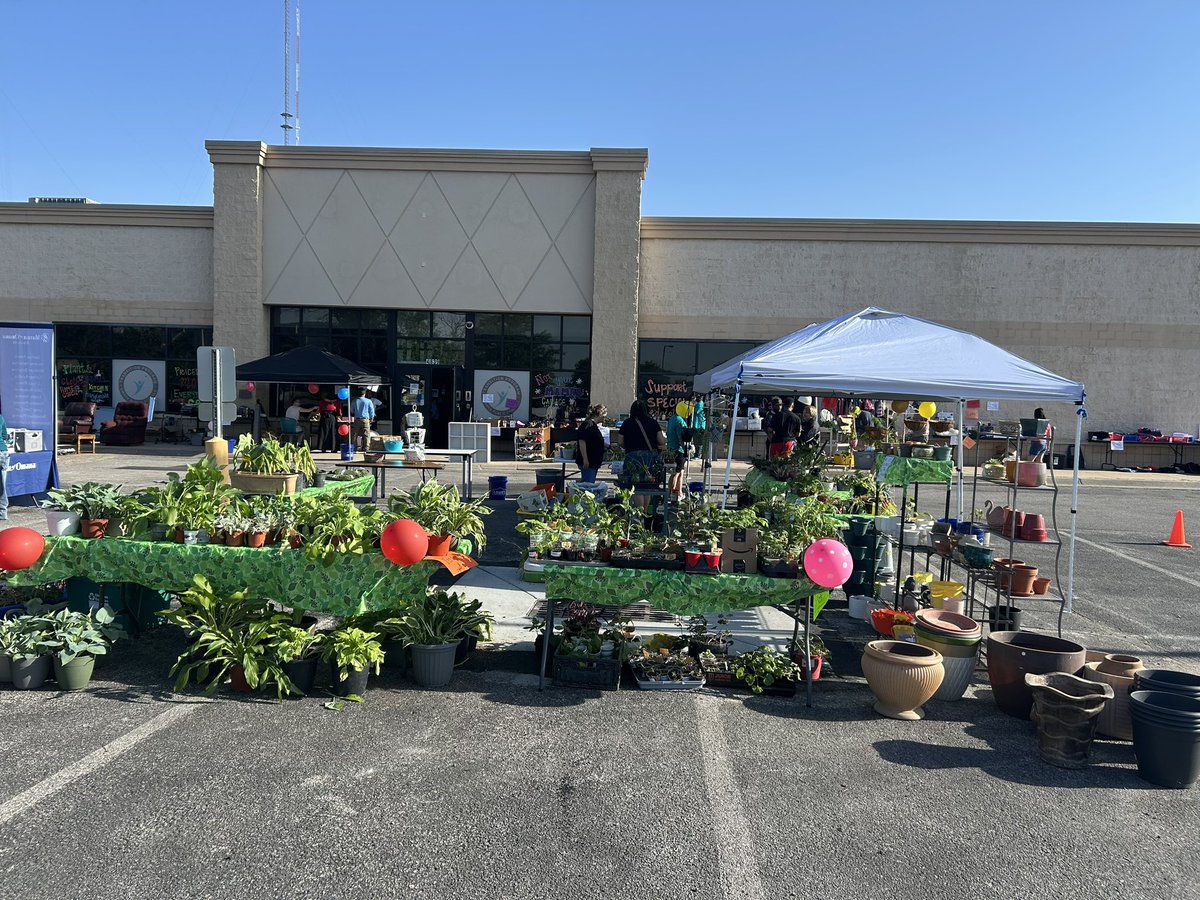 OPSTransition's tweet photo. Pop-Up Market
Today &amp; Tomorrow
4839 N 72 Street https://t.co/l91zDOWnWa