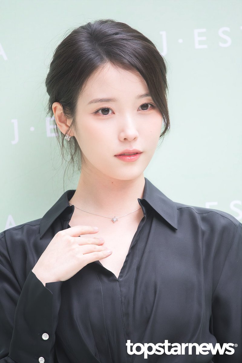 1993X516's tweet photo. 아이유사랑해
#아이유의_탄일을_경하드립니다
#HAPPY_JI3UN_D4Y
아이유사랑해 https://t.co/8Ap4EppmBI