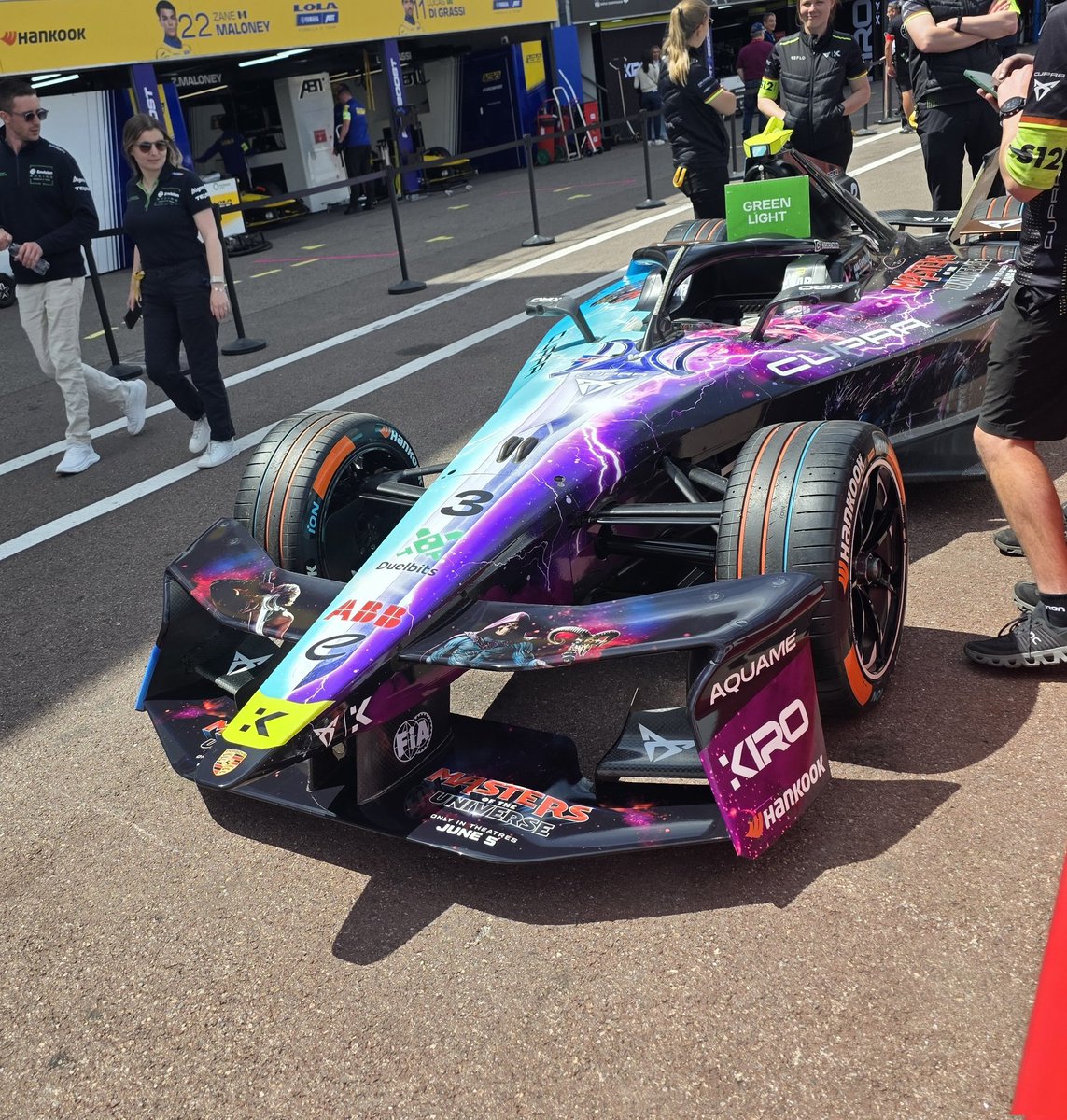 FSL_Official_'s tweet photo. Friday walk through the pits 
#monacoeprix #formulae https://t.co/GxKoMHG138