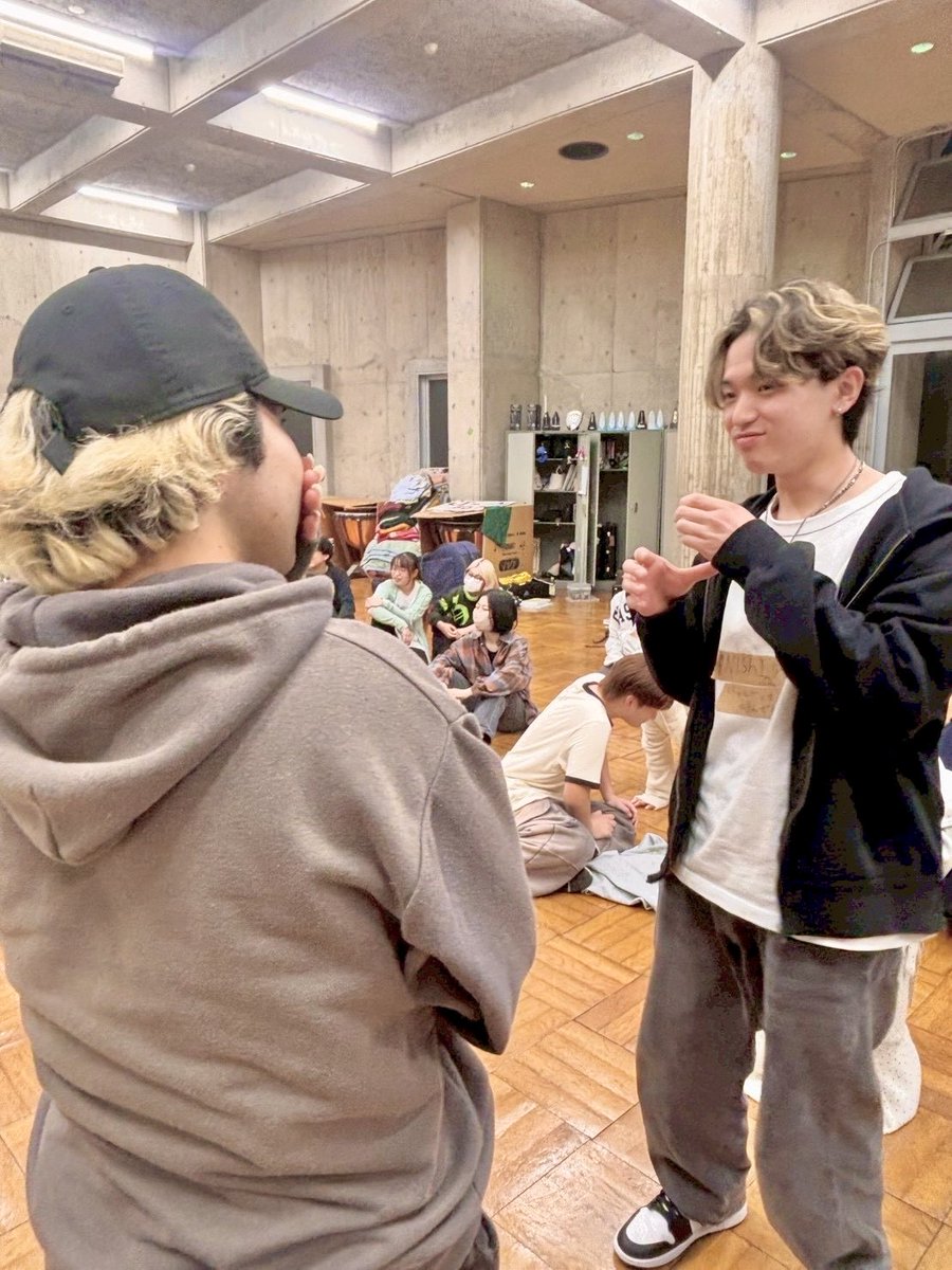 tuwo001's tweet photo. 皆さんこんばんは🌙*ﾟ
昨日は新入生歓迎会を行いました！
ジェスチャーゲームや宝探し、団員クイズなど大盛り上がりで新入生との仲も深まったはず！👀✨
来週の南部図書館での依頼演奏や8月のコンクールに向けて、これからも元気に楽しく練習していきます！💪🔥 https://t.co/AHAFikhKdG