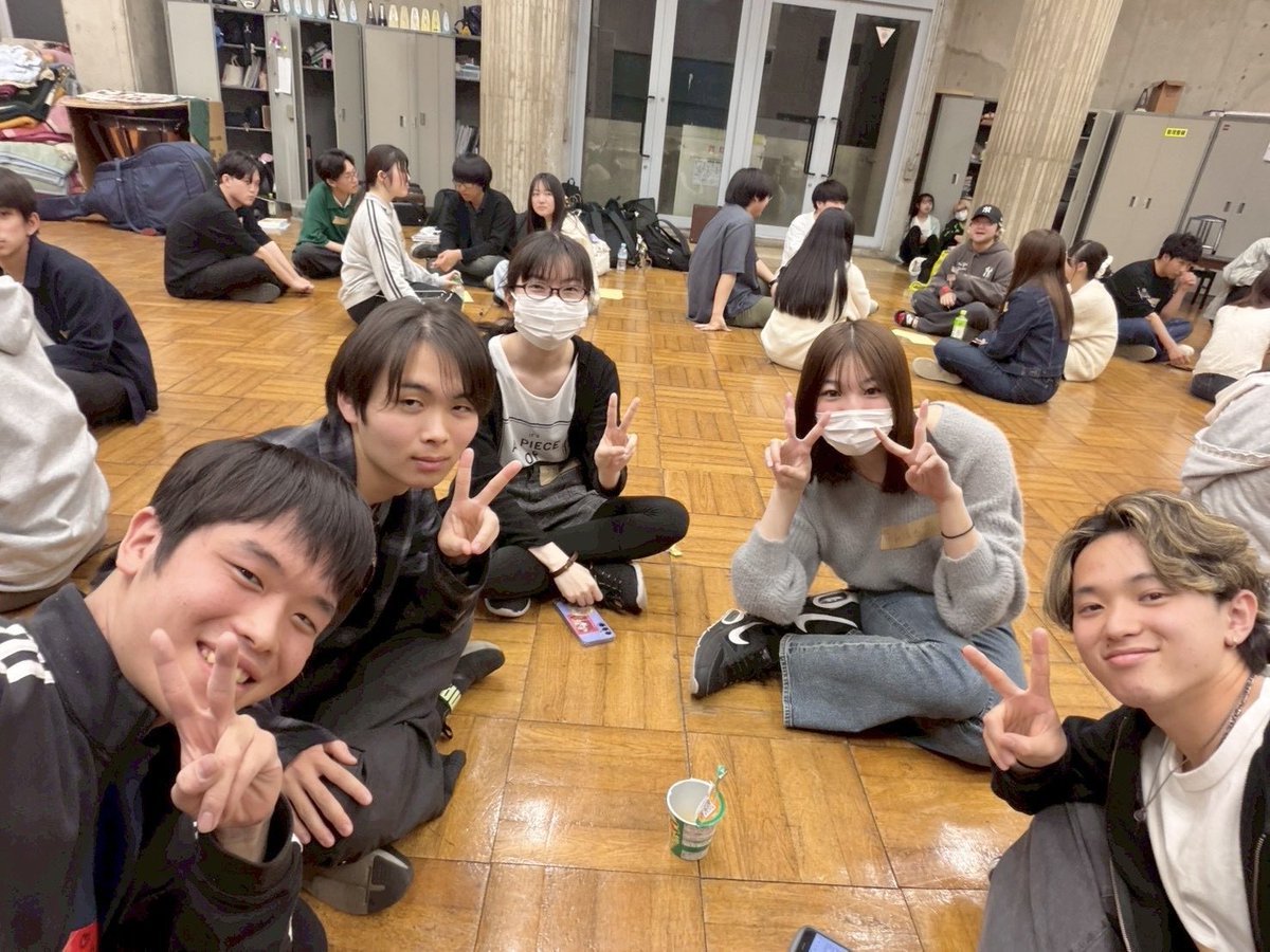 tuwo001's tweet photo. 皆さんこんばんは🌙*ﾟ
昨日は新入生歓迎会を行いました！
ジェスチャーゲームや宝探し、団員クイズなど大盛り上がりで新入生との仲も深まったはず！👀✨
来週の南部図書館での依頼演奏や8月のコンクールに向けて、これからも元気に楽しく練習していきます！💪🔥 https://t.co/AHAFikhKdG