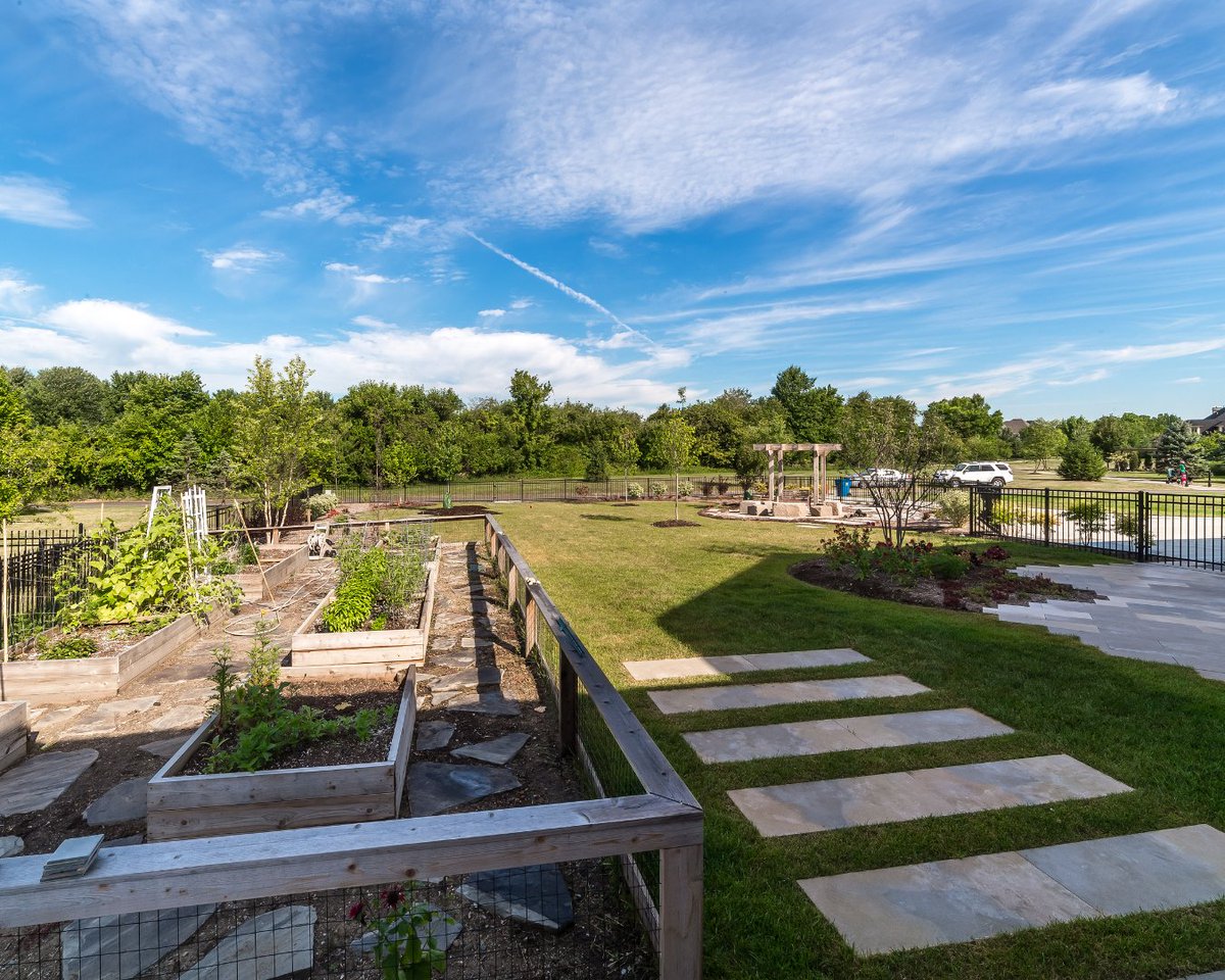 GradisonHomes's tweet photo. When the weather is nice, you deserve an outdoor space that you never want to leave!

When we partner with our client to build a home, we prioritize outdoor living just as much as what's inside.

#GradisonBuilding #OutdoorLiving https://t.co/KNEnxSK1Sp