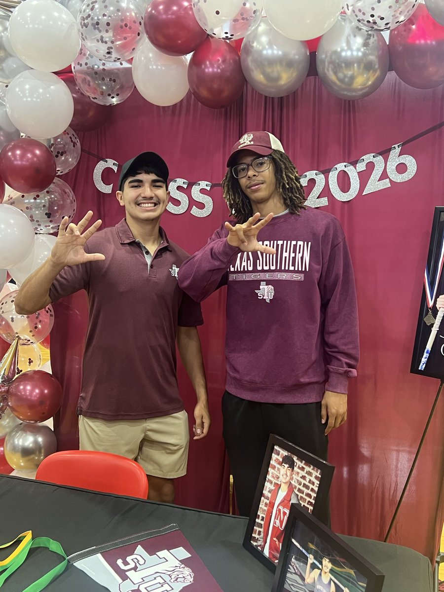 EastSideTF's tweet photo. 🔥TEXAS SOUTHERN UNIVERSITY🔥Congrats to @Phoenixzxxz @ElijahB_2026 and @bryanm3132333 for signing with @TxSU_TF The Eastside is very proud of you guys and can’t wait to see you compete on the next level! #Eastside #Tigers🐅 https://t.co/pOevXXdmlK