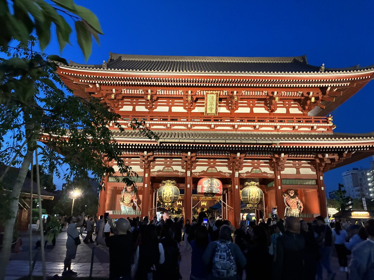 jasmindreaming's tweet photo. 夜の浅草寺、キレイやったー😍 https://t.co/qs4GHtXRnt
