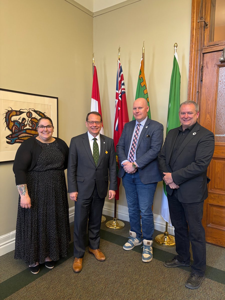 OREAinfo's tweet photo. Insightful conversation with MPP @MikeSchreiner regarding our recent policy report, A Pathway to Development Charge Reform, that offers key recommendations to lower development charges and reduce barriers to homeownership. Thank you for making the time to meet with OREA leaders! https://t.co/e2suzCp7Eh