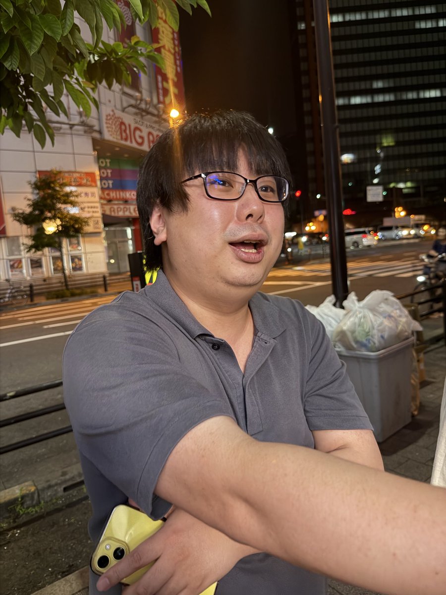 オキ tweet media