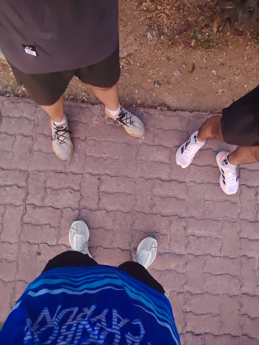 murkiaan's tweet photo. 3 idiots. buti walang mandatory tiktok after run. 😅 https://t.co/HOHIreiFeM