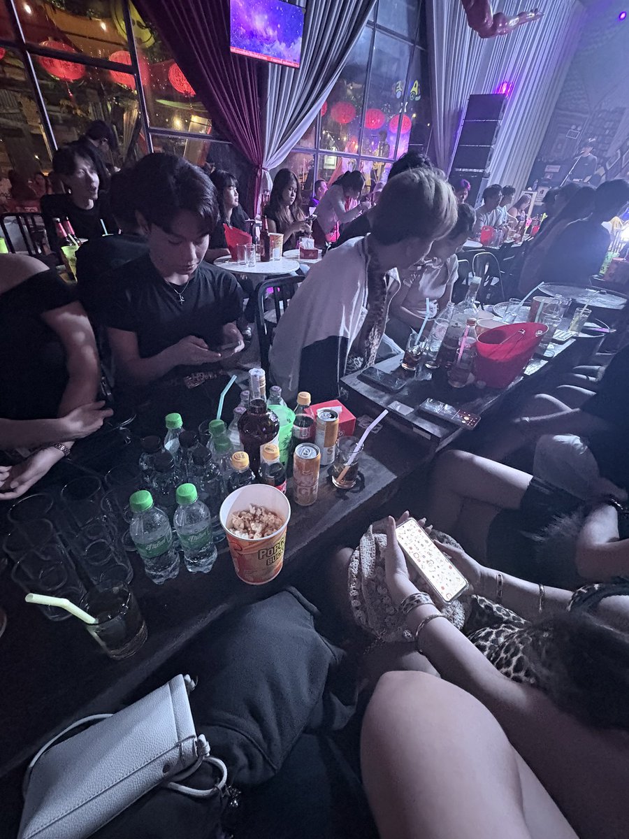 리 tweet media