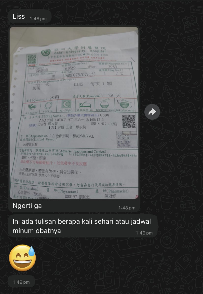 lisaaaarrrggh's tweet photo. Uda ditahap orang yg tau gue bisa baca hanzi minta translatein  😭
Gue jawab bermodal HSK gue yang baru 2.5 ye ini 😭 https://t.co/QFytWHzqbN