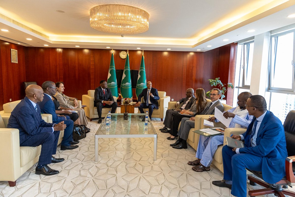 _AfricanUnion's tweet photo. The Chairperson of the African Union (AU) Commission, H.E. Mahmoud Ali Youssouf, today received the President of the African Court on Human and Peoples’ Rights (ACHPR), Honourable Justice Blaise Tchikaya, at the AU Headquarters in Addis Ababa.

They discussed strengthening cooperation between the AU Commission & the ACHPR in advancing the continental human rights and justice architecture. 

They also exchanged views on addressing administrative & budgetary challenges facing the Court, promoting wider ratification of African legal instruments, & enhancing Member States’ implementation of the Court’s decisions & judgments.

Read @ https://t.co/39ahHD5L1g

@ymahmoudali @achpr_cadhp