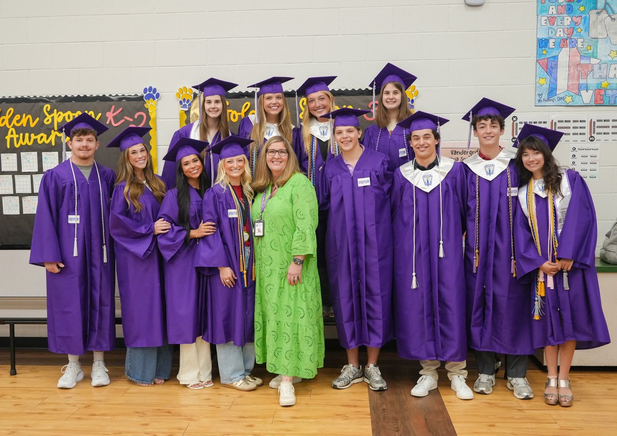 fayar's tweet photo. FPS seniors returned to their previous schools for the Senior Walk, and it was a full circle moment for everyone!
At Vandergriff, seniors walked the halls in their caps and gowns as students and staff lined the hallways with cheers and high fives! Congratulations,Class of 2026! https://t.co/E2Br3JPraw