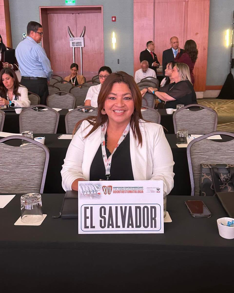 lavozsv_'s tweet photo. #Nacionales l Con gran orgullo, El Salvador celebra el inicio del Simposium Centroamericano y del Caribe. Bajo el liderazgo de la Dra. Ana Doris de Núñez, ASODE reafirma su prestigio internacional.

📰 Ampliamos: https://t.co/cZyypltM12 https://t.co/hIZuJVY6OY