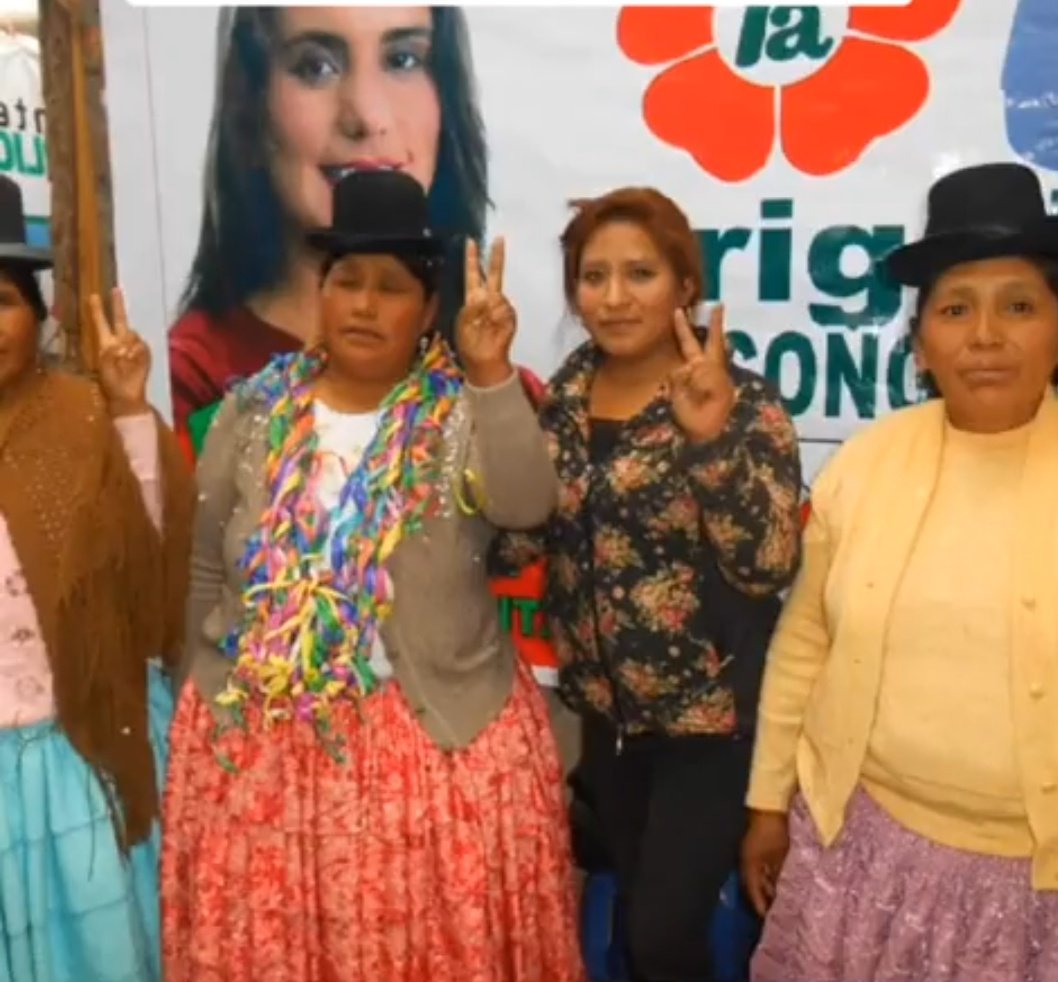 peruvianbrave's tweet photo. #BrigidaCuroAsesina con la crema innata del Terrorismo.
Veronika Mendoza y Hugo Blanco. https://t.co/59MCSvB2WG