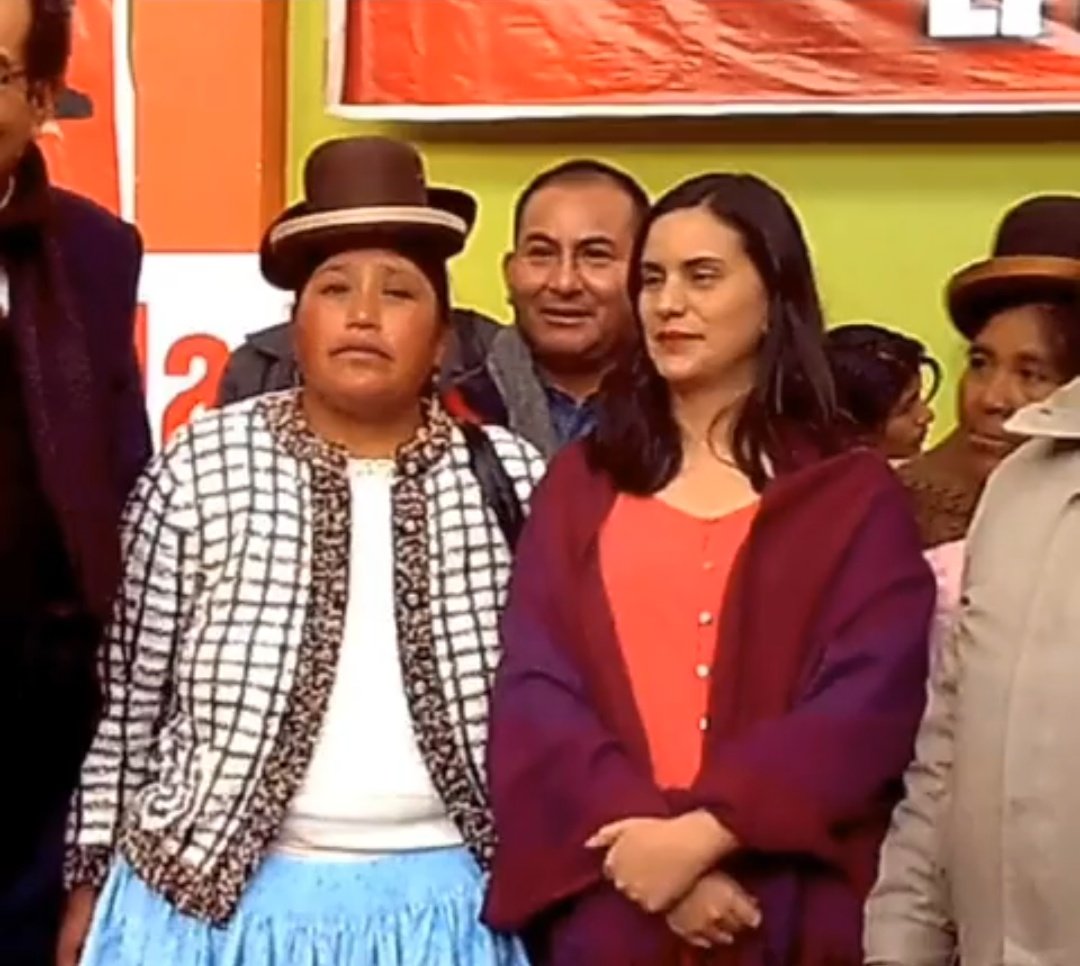 peruvianbrave's tweet photo. #BrigidaCuroAsesina con la crema innata del Terrorismo.
Veronika Mendoza y Hugo Blanco. https://t.co/59MCSvB2WG