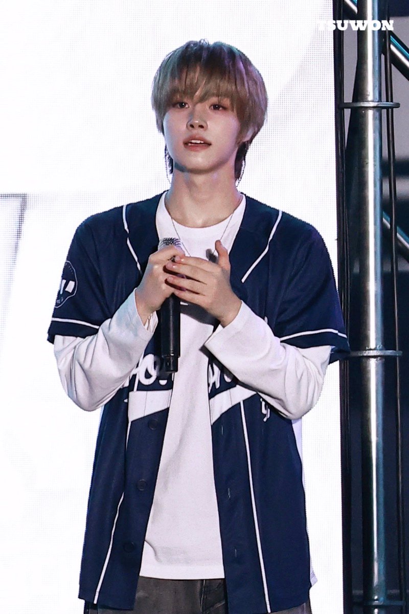 레이 tweet media