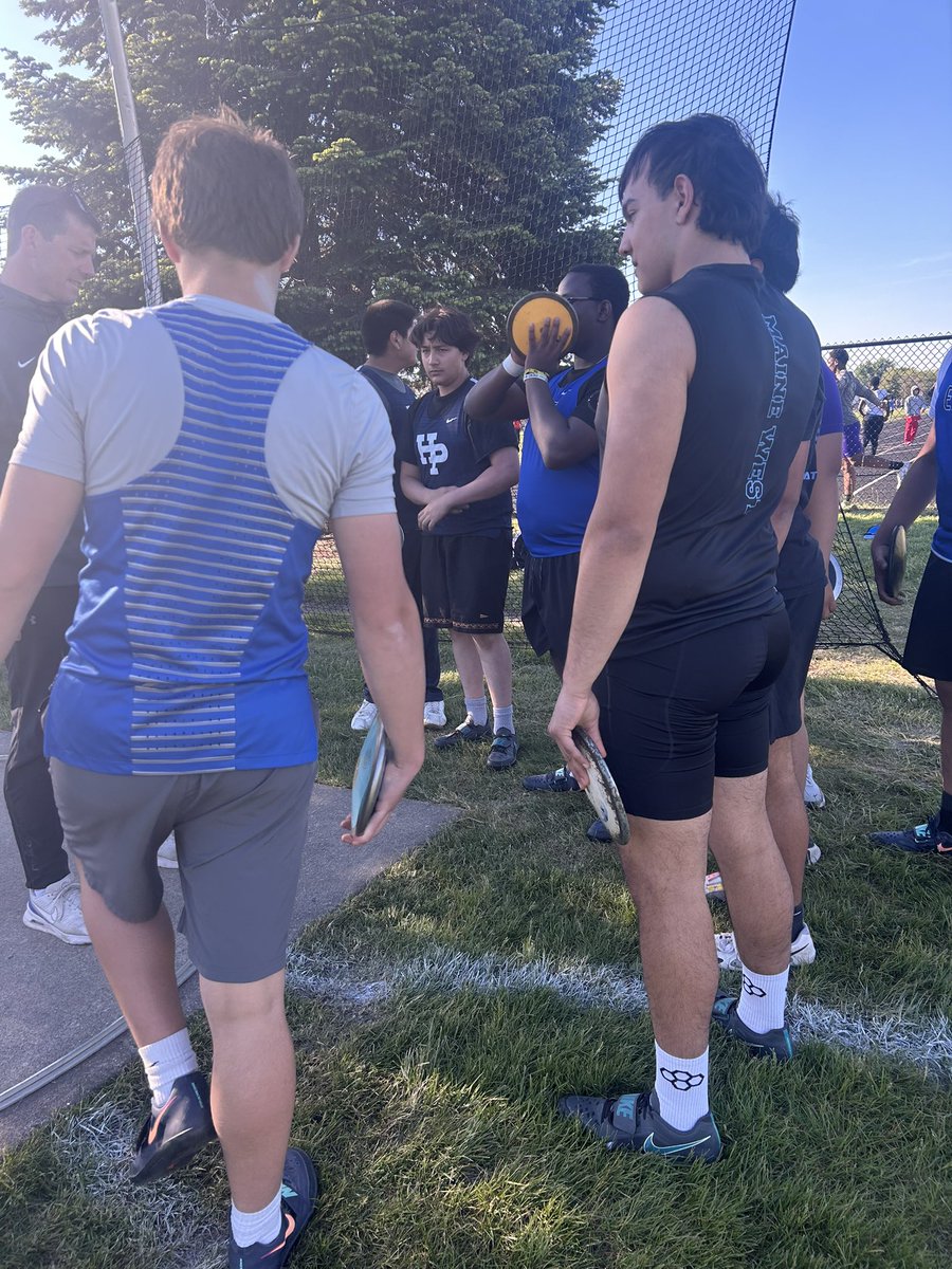 CoachCarterHP's tweet photo. Brought home more hardware from the CSL North Meet.

Jacob Both, conference discus champion (41.97m) and 4th in shot put (13.14m).

Max Sukenik also earns team points in both (5th disc 38.99, 6th shot, 12.70m).

Xavier Colegio PRs in discus (28.39m) to take 5th. https://t.co/bLHdymtLdo