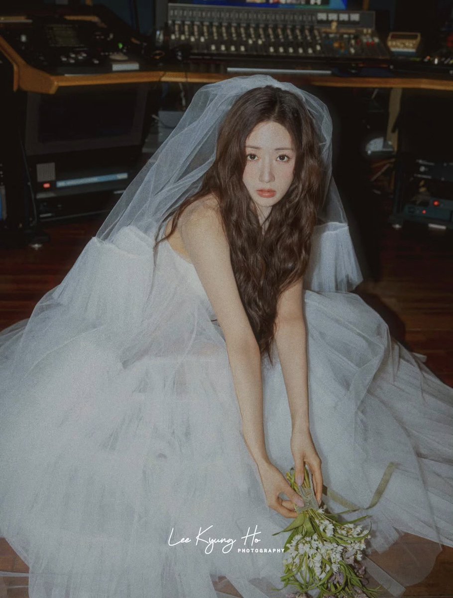 eunjigce's tweet photo. 우리 사랑이 보미 결혼 축하해💍 #윤보미 https://t.co/bRe5lYYWH6