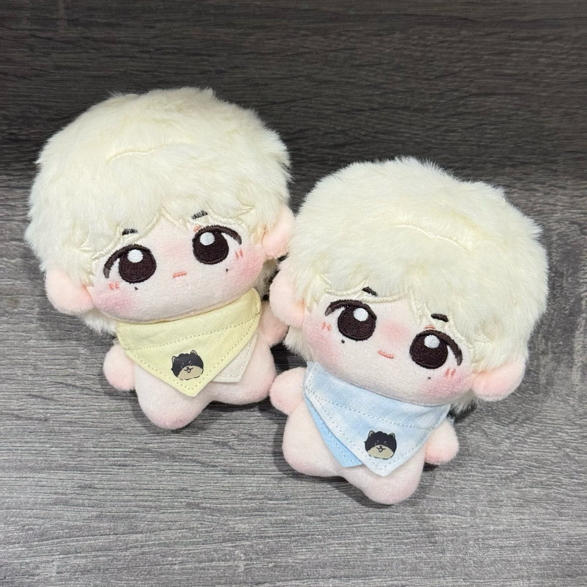 EstrellaV1230's tweet photo. Yeontan bib 💛&amp;🩵 https://t.co/WUp8Wio3Fr