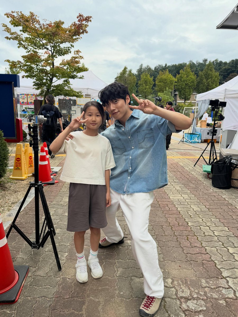 찬란 tweet media