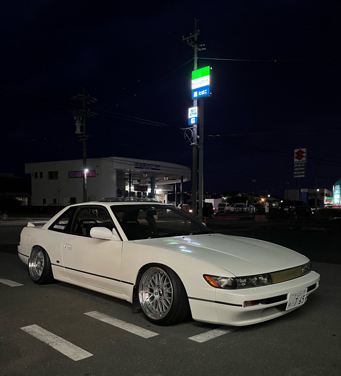 IslandddR's tweet photo. 久しぶりにスリッパみてえなクルマで通勤。

このクルマ、
夜走ると
前が見えねえ(^-^)

草。 https://t.co/jtF48qSHq1