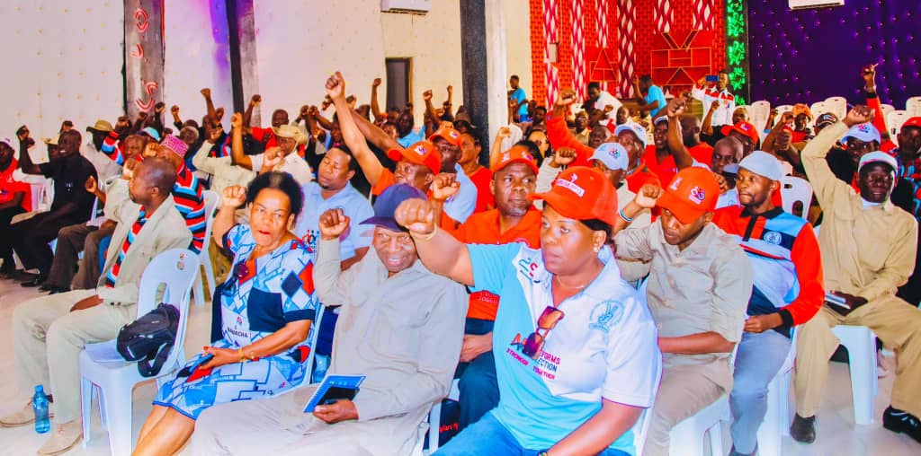 ShijaShibeshi's tweet photo. Makamu Mwenyekiti wa Zanzibar, Mhe. Said Mzee Said, leo tarehe 15 Mei 2026 ameongoza kikao maalum cha Kanda ya Victoria iliyowakutanisha viongozi wa ngazi ya Kanda, Mkoa katika  maandalizi ya uzinduzi wa Operesheni ya #KatibaMpya #FreeLissu,atakayofanyika kesho KATORO GEITA. https://t.co/JKlUmWMo01