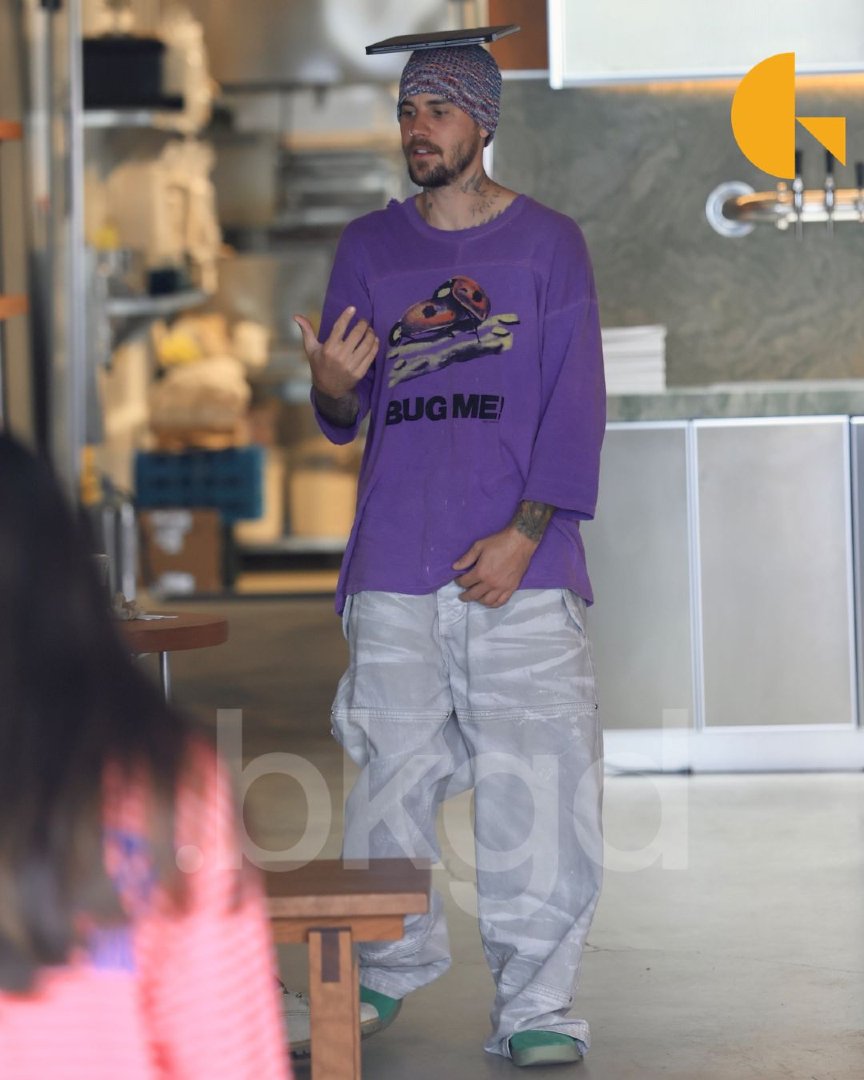 JBAMEDIA's tweet photo. Más fotos de Justin ayer en la cafetería Architecture en West Hollywood, Califórnia https://t.co/NOwigsj4Ly