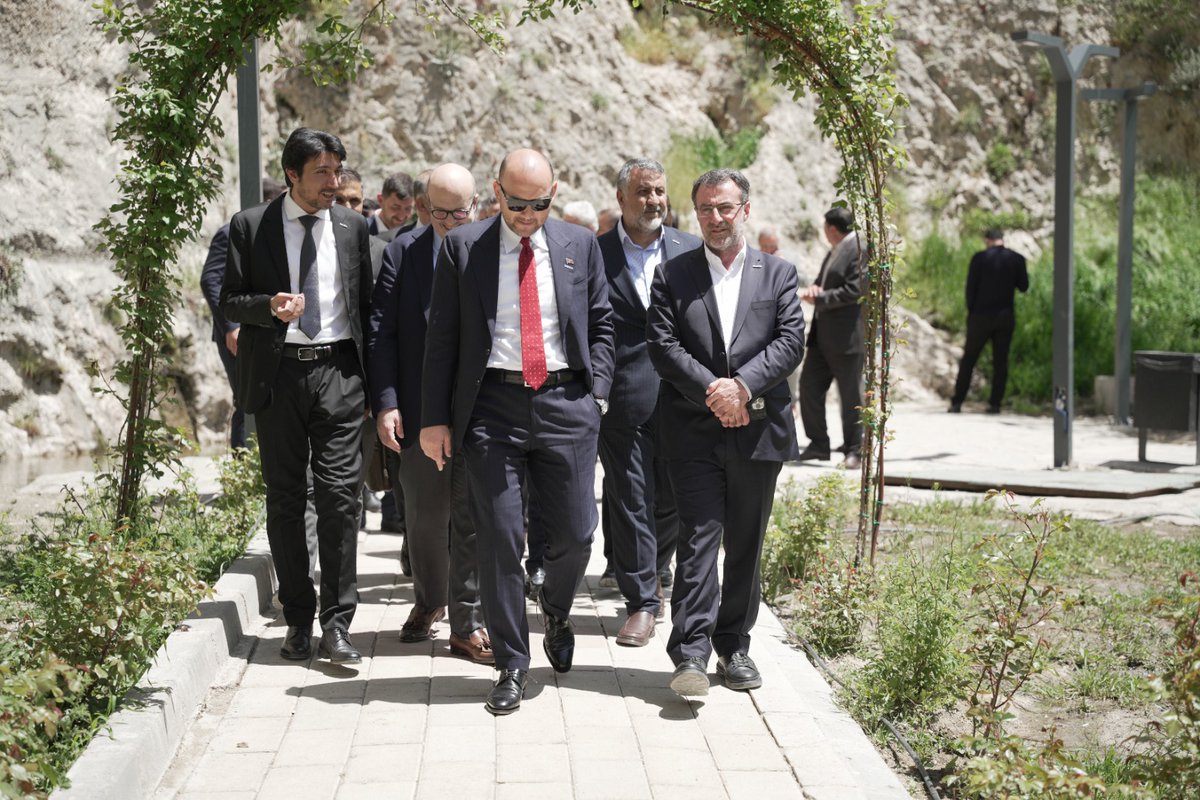 MUSIAD_Manisa's tweet photo. #MÜSİAD Genel Başkanımız Sayın #BurhanÖZDEMİR ’in teşrifleriyle,Genel Merkezimizin koordinasyonunda ve #MÜSİADVan Şubemizin ev sahipliğinde gerçekleştirilen  Hasbihal Toplantısı programına, #MÜSİADManisa Başkanımız Mücahit KIZILGÜNEY ile birlikte katılım sağladık. https://t.co/j2wm9zgF7Y