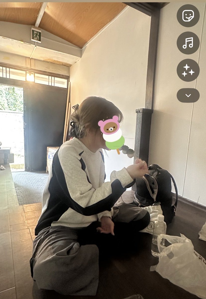 mimifudosan's tweet photo. あと数時間で
お誕生日！
 30代もついに最後🙏

最近は 周りの経営者さんとか 本当にすごい人たちが 10個以上年下だったりして びっくりすることも増えた😂

でも だからこそもっと色んなことに挑戦して、 やりたい事たくさん叶えたいなと思う！

38歳は 仕事よりも子育てに悩む1年だった🥹

今年は もう大きくなってきた娘との時間も もっと大切にしたいし、
自分自身の時間も大切にして、 ちゃんと前進していきたい。

20代の頃は 経営者ってすごいねって褒められて、
30代になると できて当たり前みたいになって、
アラフォーになると 「もう普通に雇用されへんタイプかも😂」 って現実を感じるw

人見知りやけど、 もっと色んな人と仲良くして 視野広げていきたいです🤝

そして誕生日前夜に 民泊物件とレンタルスペース物件を しっかり配信した自分を褒めたい🥹 （ヒマなんか働き者なんかわからん）

ギリアラフォーの私も 何卒何卒何卒 よろしくお願いします🥹🩷！！、！

あと、 飲み会とか作業会とか 気軽に誘ってください🍻✨

お誕生日祝いで いいねとリツイート お願いします！！！🙌