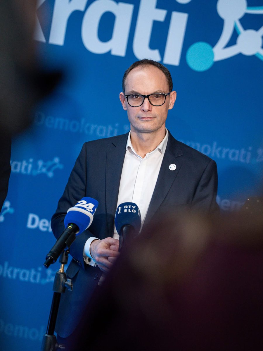 Demokrati. tweet media