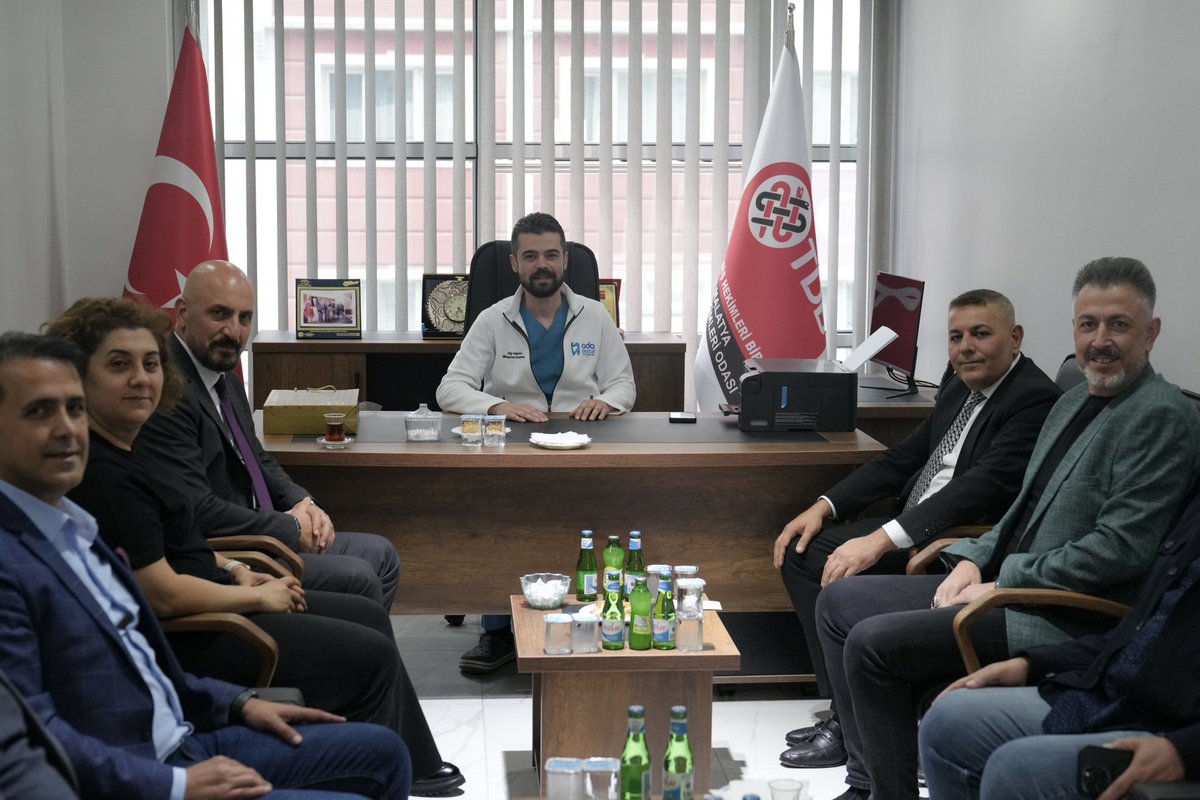 oasadikoglu's tweet photo. 🟩Malatya Diş Hekimleri Odası Başkanlığı görevine yeniden seçilen Miraçhan İnanmaz'ı, Yönetim Kurulu üyelerimizle birlikte ziyaret ettik. Odamızın 8. Meslek Komitesi başkanlığı görevini de yürüten Sn. İnanmaz ve yönetimini tebrik ediyor, yeni dönemde yapacakları çalışmalarında başarılar diliyorum.