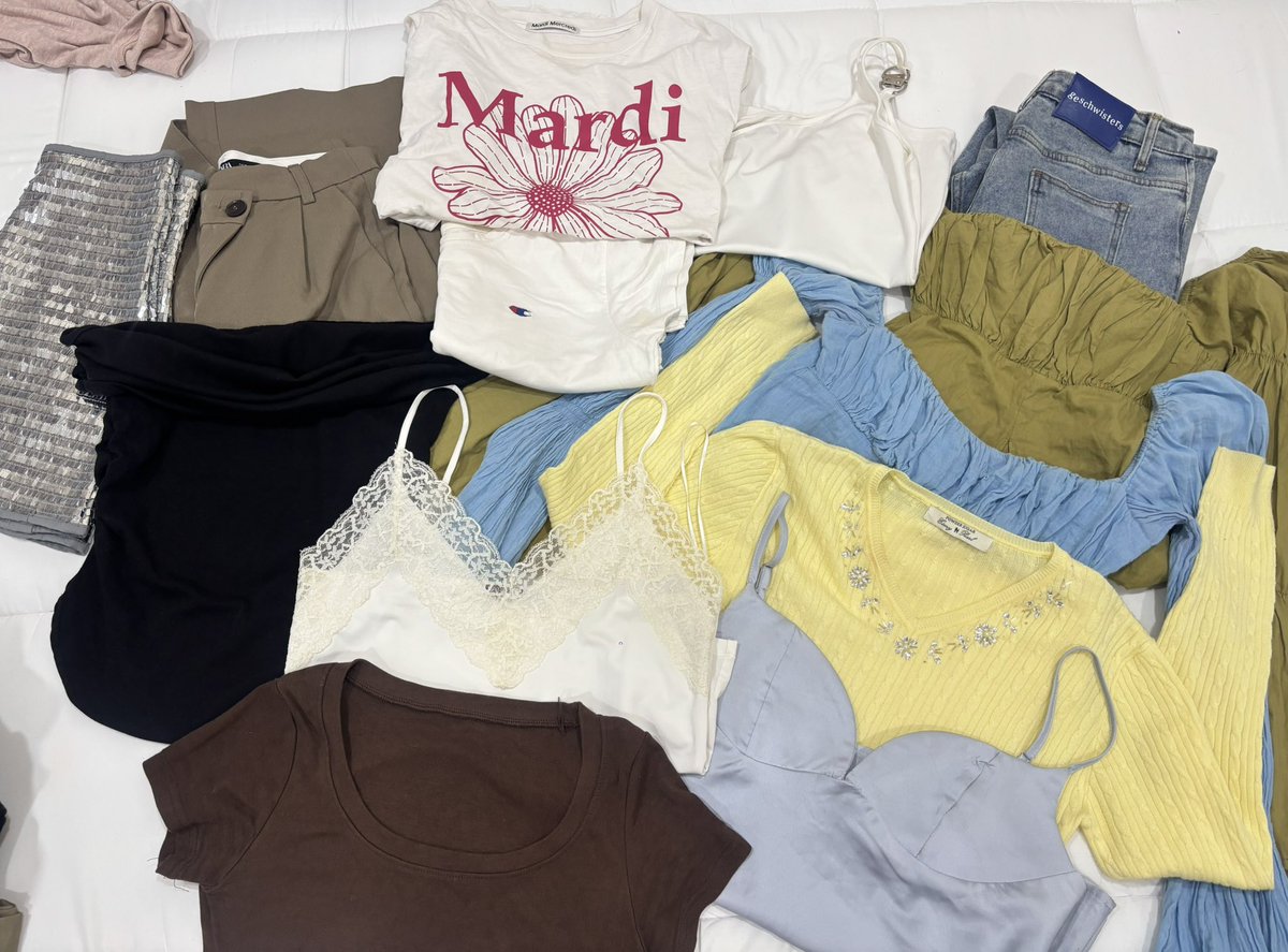 Tparismm's tweet photo. 🛍️💖 มาปล่อยเสื้อผ้าาของเค้าเองง 🙇🏻‍♀️🩵
แบรนด์ mardi champion Zara mitr และอีกเยอะเนยยยค้า

ปัก 📍📍เลยค้าา ลง 16/5/69 🤍
#ส่งต่อเสื้อผ้า #ส่งต่อเสื้อผ้ามือสอง #โล๊ะตู้เสื้อผ้า #ส่งต่อคสอ #ส่งต่อสกินแคร์  #ส่งต่อน้ำหอม #ปล่อยเสื้อผ้า #ส่งต่อ https://t.co/GnlmWsIIDo