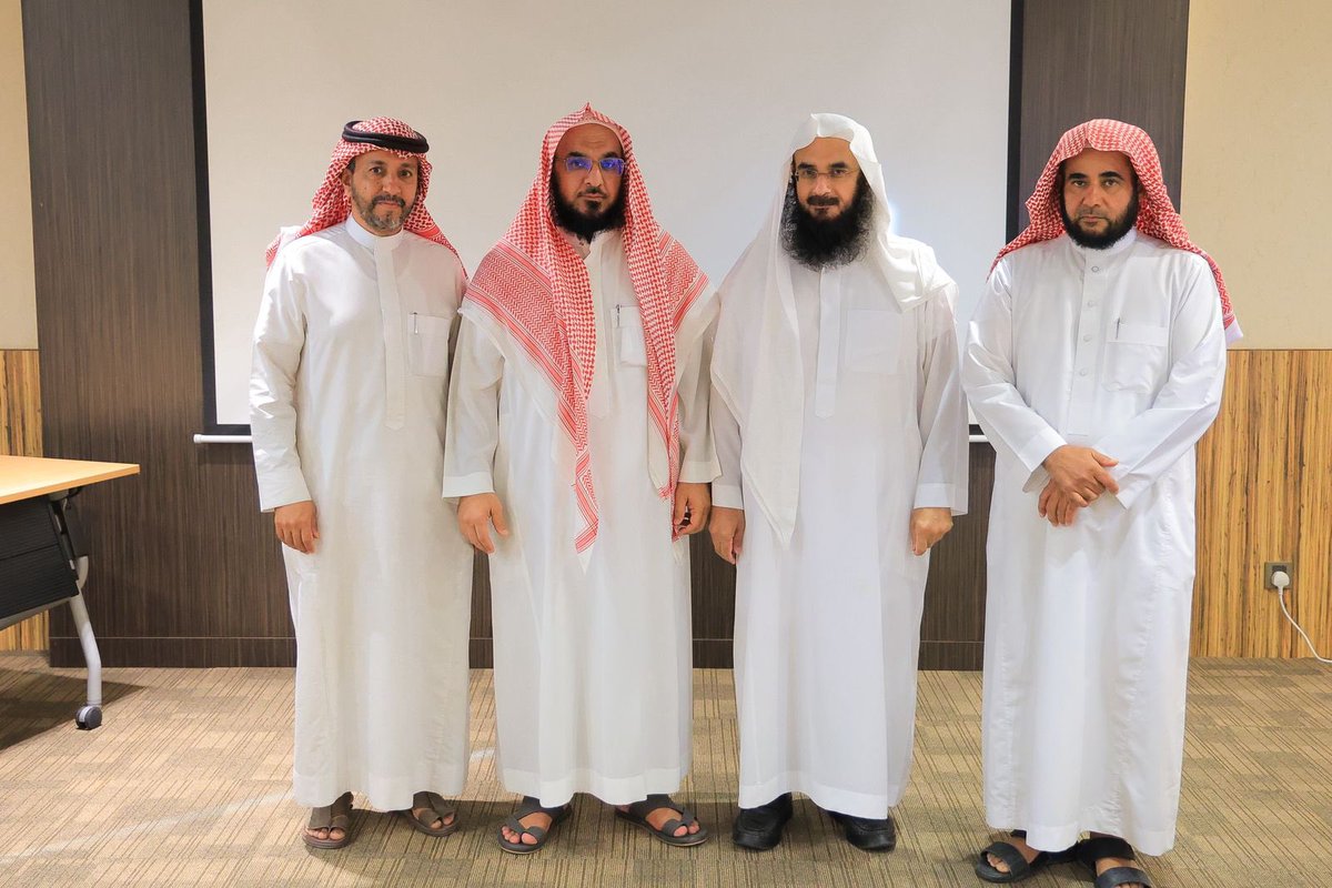 Media_buk's tweet photo. 📝 خبر | 

عقدت جمعية الساعي على الأرملة بمحافظة #البكيرية اجتماع الجمعية العمومية الثامن والذي تم من خلاله انتخاب مجلس الإدارة للدورة الثانية، برئاسة الأستاذ محمد السديس، والأستاذ صالح الوهيبي " نائبًا للرئيس، وعضوية : الأستاذ صالح الجفير، والأستاذ بدر اللحيدان، والأستاذ محمد العريني.
وقدم الرئيس السديس شكره للجميع متمنيًا التوفيق لهم في مواصلة مسيرة العطاء وتمكين ورعاية الأرملة في المحافظة.

#اعلام_البكيرية