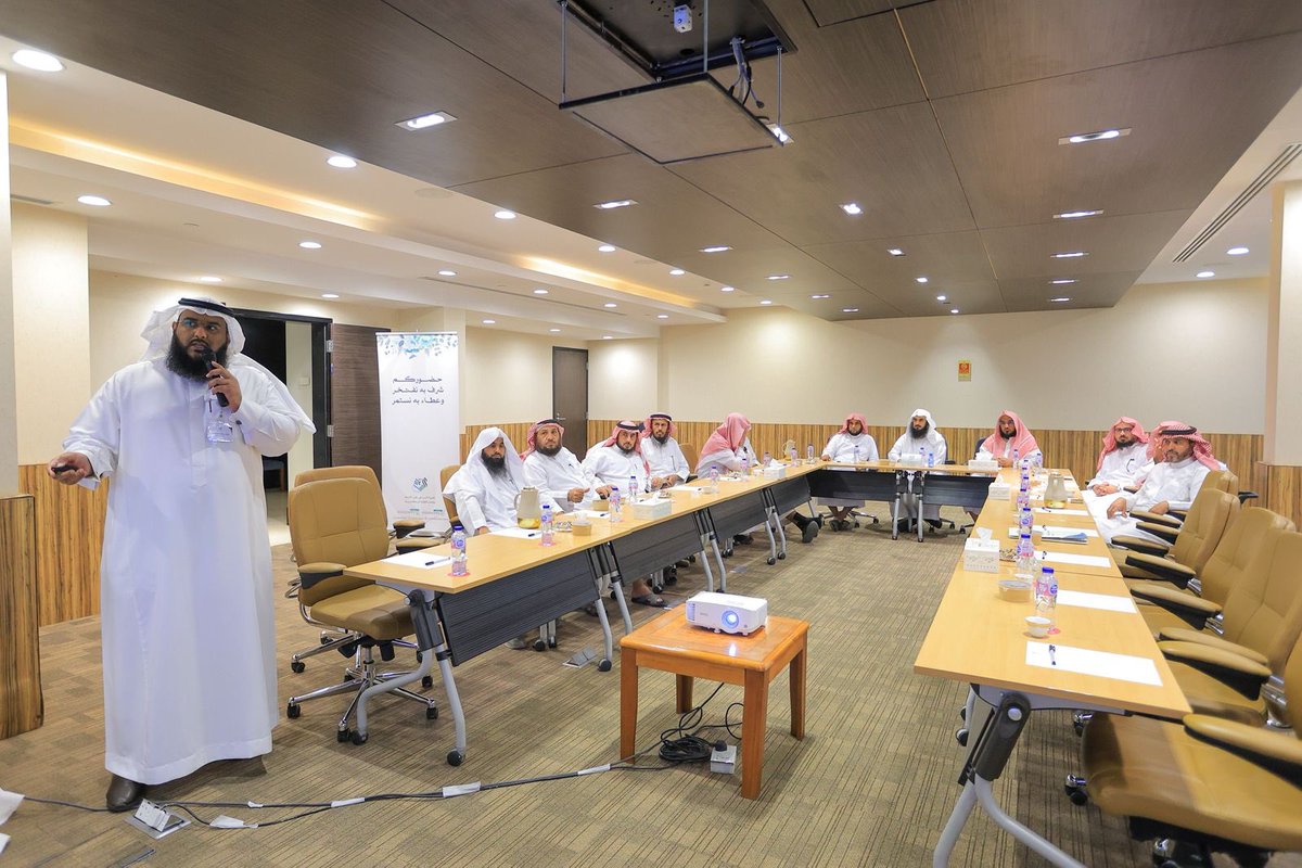 Media_buk's tweet photo. 📝 خبر | 

عقدت جمعية الساعي على الأرملة بمحافظة #البكيرية اجتماع الجمعية العمومية الثامن والذي تم من خلاله انتخاب مجلس الإدارة للدورة الثانية، برئاسة الأستاذ محمد السديس، والأستاذ صالح الوهيبي " نائبًا للرئيس، وعضوية : الأستاذ صالح الجفير، والأستاذ بدر اللحيدان، والأستاذ محمد العريني.
وقدم الرئيس السديس شكره للجميع متمنيًا التوفيق لهم في مواصلة مسيرة العطاء وتمكين ورعاية الأرملة في المحافظة.

#اعلام_البكيرية