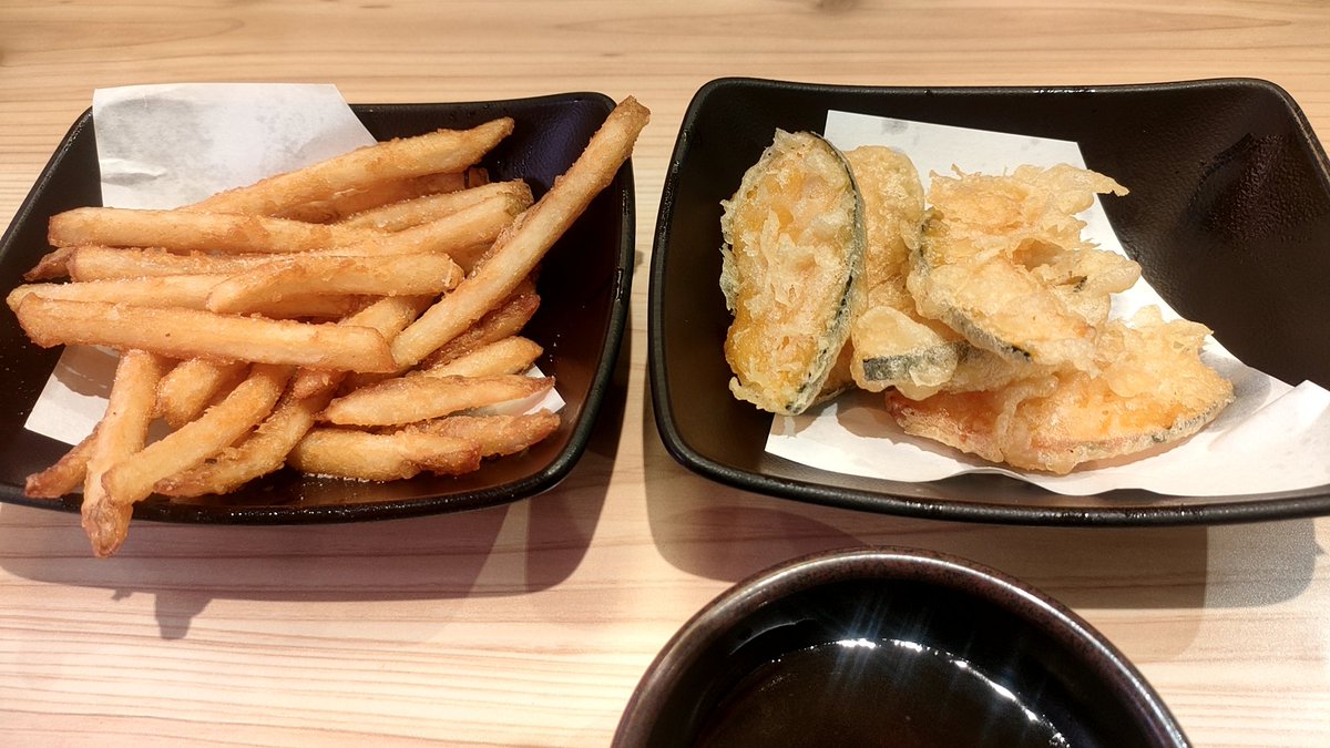 もなこ tweet media