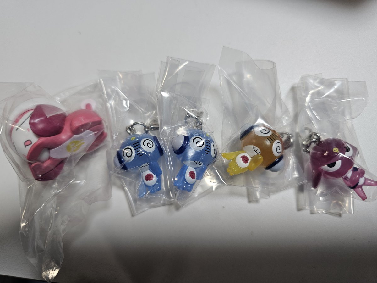 hikarintooo's tweet photo. 交換 ケロロ軍曹 めじるしアクセサリー ガチャガチャ カラーシャッフルエディション

譲  写真1 

求   同種ケロロ(ノーマル)
        または
        異種タママ
        または
サンリオ・ディズニー以外なんでも検討(画像2、3優先)

郵送交換希望です。
お気軽にお声掛けください！ https://t.co/jRI6HvQA6K