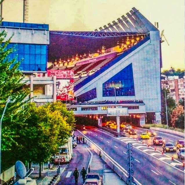 eurofootcom's tweet photo. 🔴⚪️ 9 years ago today: Atleti played their last La Liga match at the Vicente Calderón. 🥲👋

It had a dual carriageway road passing beneath one of the main stands! 

Atleti played in the stadium from 1966-2017, they then moved to the current Metropolitano. https://t.co/dyWY51D3BZ