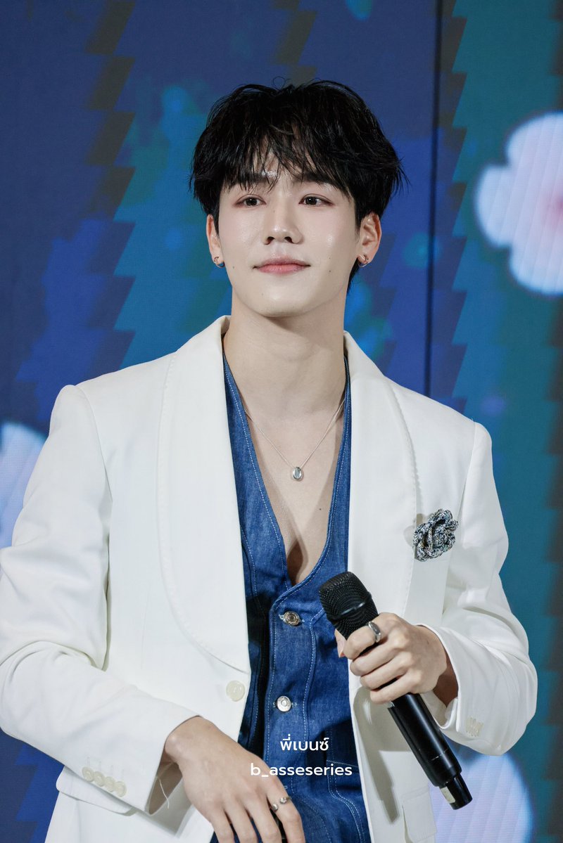 พี่เบนซ์ (b_asseseries)🚗🚗 tweet media