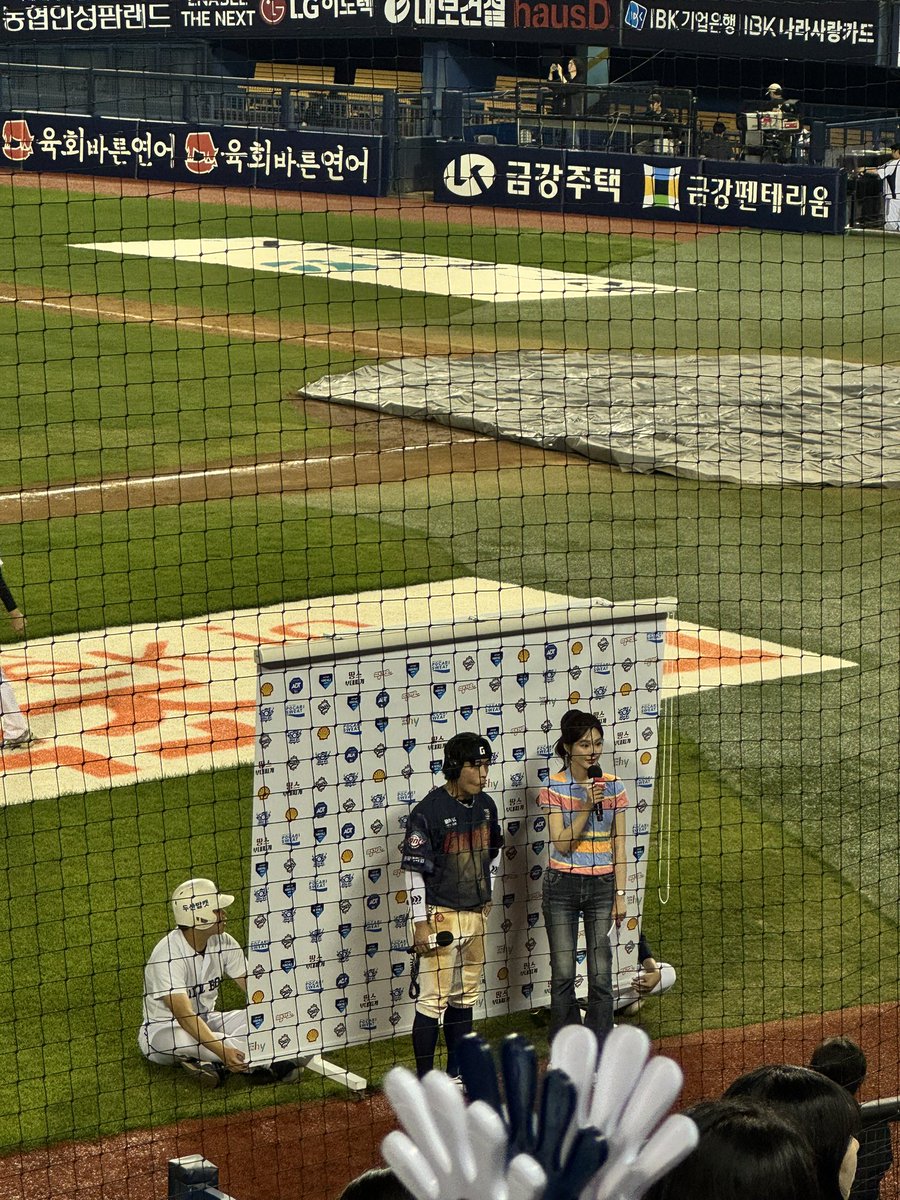 바히 tweet media