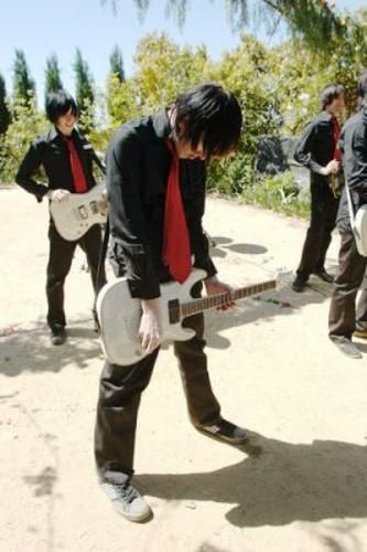dakota dropdead ★ tweet media