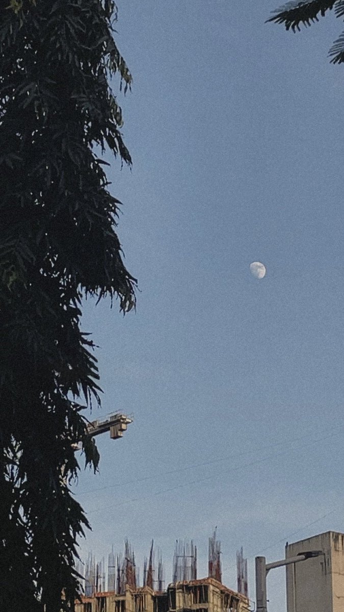 AtikiN_Rene's tweet photo. Not a clear picture but this angle and the setup of this pic is one of my fave photos i have clicked 🩵#IRENE_IWILL_OURMOON https://t.co/9YtqUUz3nT