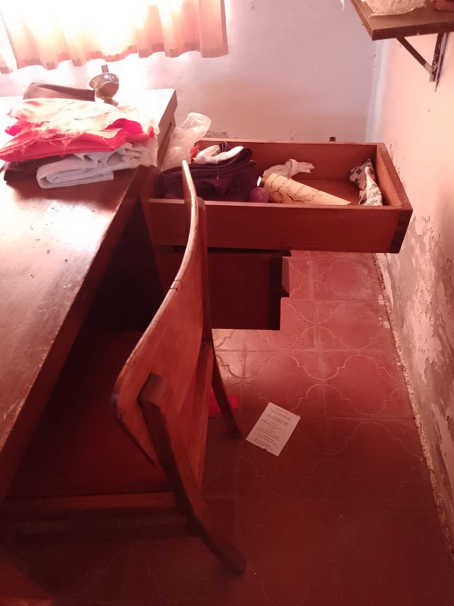 MATIPASCUALETTI's tweet photo. ATENCIÓN 🚨🚨🚨
Robaron en la iglesia del Espíritu Santo de Las Heras. Sucedió el miércoles y se llevaron el lavamanos, equipo de música, cubiertos y otros elementos. Los sábado funciona un merendero para la gente de la zona. Para ayudar llamar al 2617063823, Hermana Norma @radionihuil