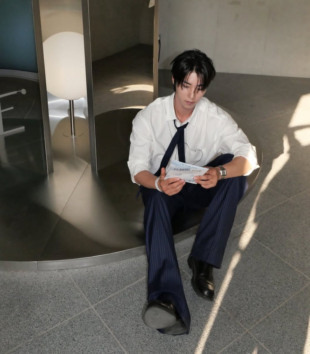FashionistD's tweet photo. #JeeHoGeun for RADIESSE https://t.co/sOTDfHPify