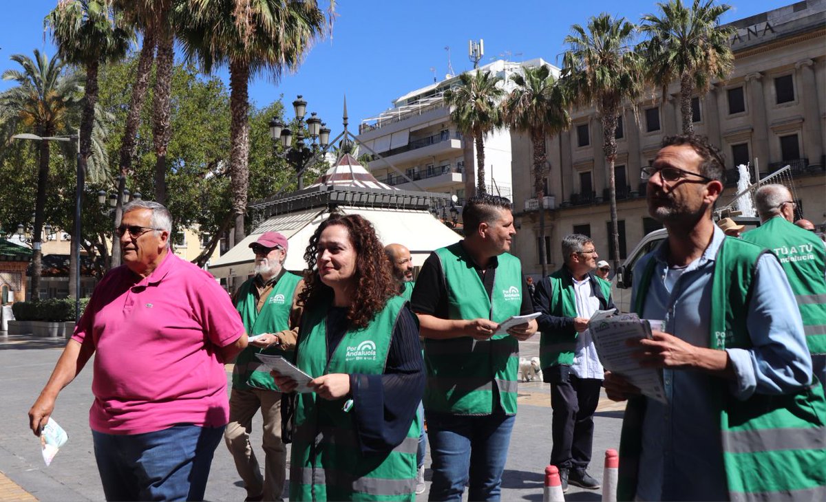 Ini_Huelva's tweet photo. De tú a tú por Huelva con @InmaNietoC 

💚🤍💚 Por Andalucía es la alternativa para garantizar los servicios públicos, la vivienda y la calidad de vida de nuestra gente. 

Ya queda menos para el #17M https://t.co/RBYzOO1V15