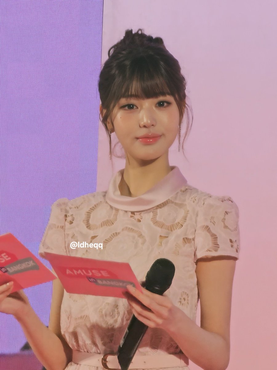 ldheqq's tweet photo. นุ้บนิ้งหัวใจที่สุ้บ 💖🫶🏻

#장원영 #WONYOUNG 
#AMUSEThailand #AMUSExJangWonyoung #AMUSEinBangkok https://t.co/ajgt9qeppF