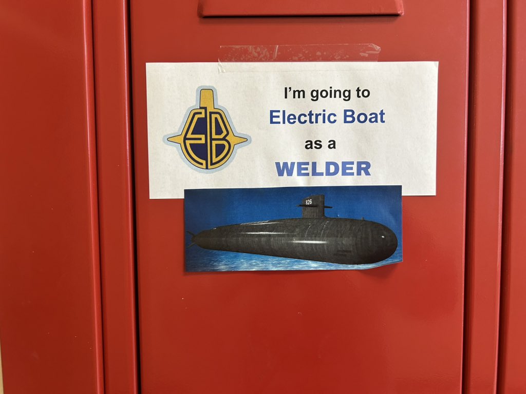ThompsonCTSuper's tweet photo. Talk about inspiring students at TMHS ! 

Today I stumbled across mini messages of inspiration on student lockers. https://t.co/AbKHYICDHk