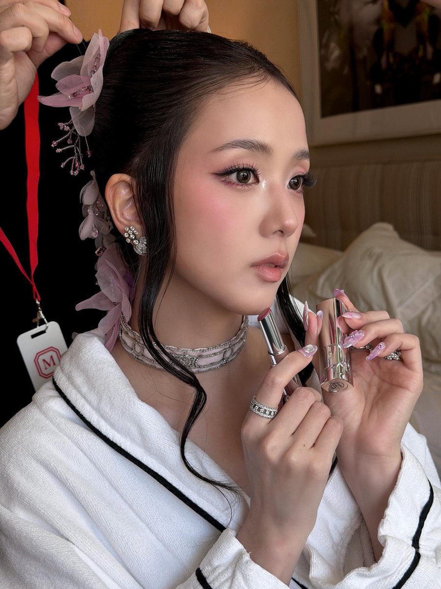 JISOO CHARTS tweet media