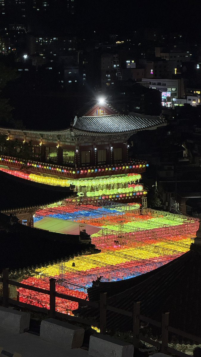 윤 tweet media