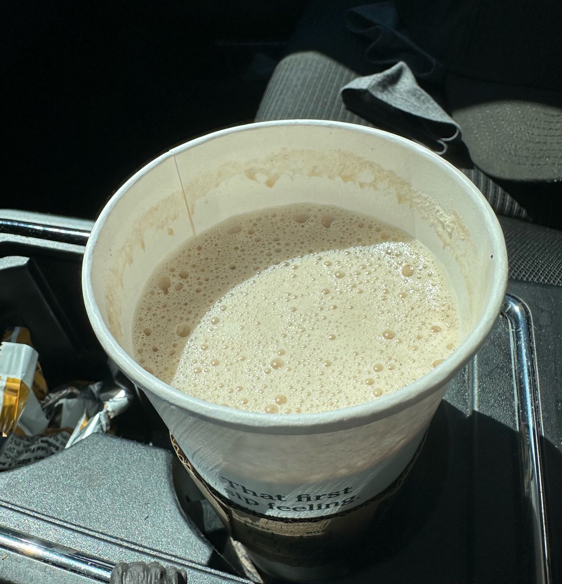 TheComedianJB's tweet photo. Really @Starbucks?? $6+ for a cup of coffee and you can’t even fill it up? https://t.co/pl8RieqxRa